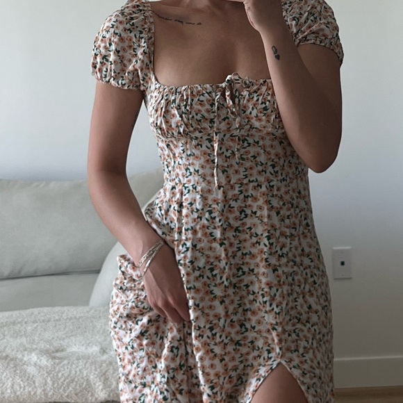 🤍Floral Summer Dress🤍 - Picture 2 of 5